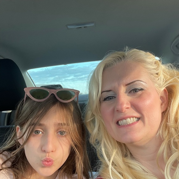 Meet your Posher, Jennifer - Picture 5 of 6